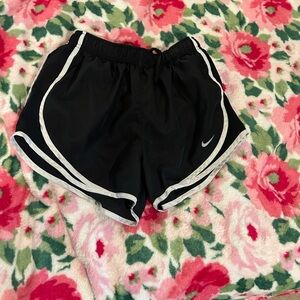 Nike Shorts dri fit Women’s Small